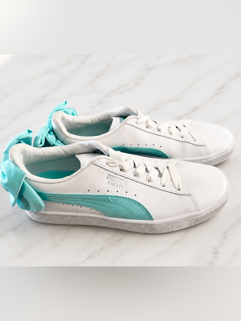 Puma Basket Bow White & Aqua Satin Bow Sneakers Women’s - NBW- size 6